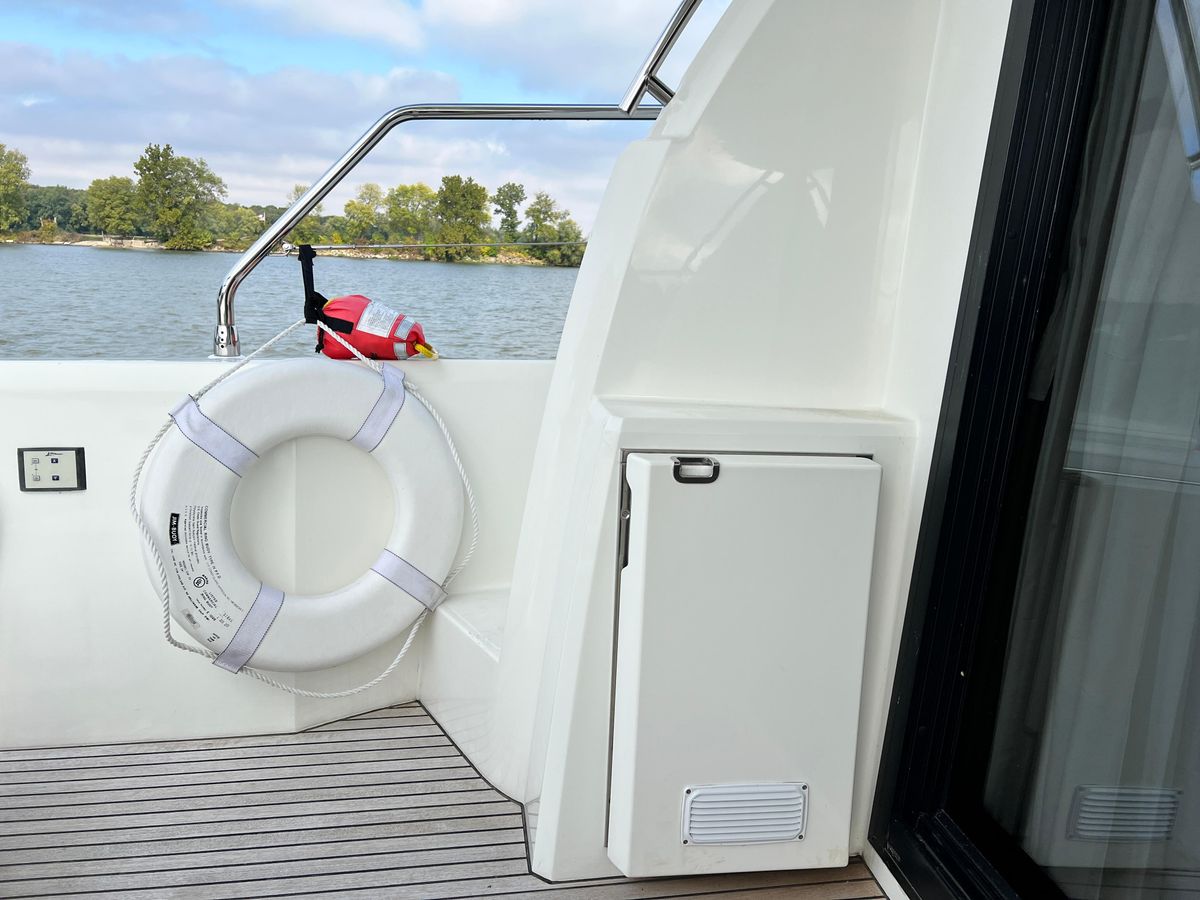 2018 Prestige 46 