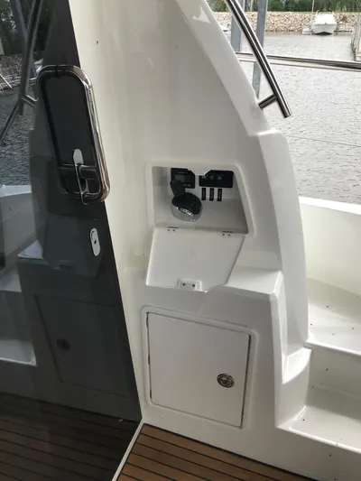  Yacht Photos Pics 2018 Prestige 460 yacht interior with control panel and sleek design.