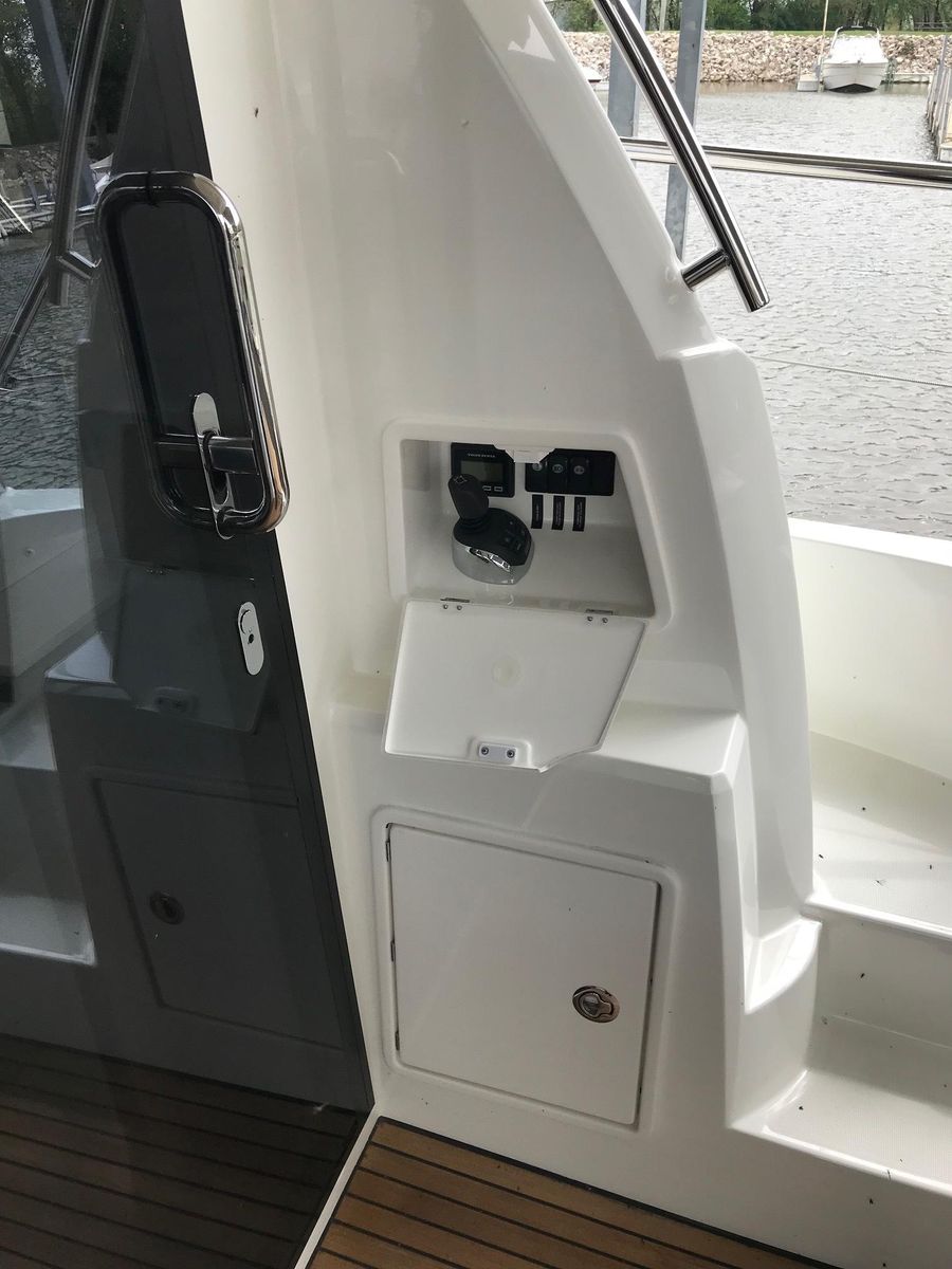 2018 Prestige 46 