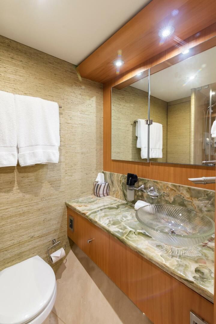 2008 Lazzara 116 