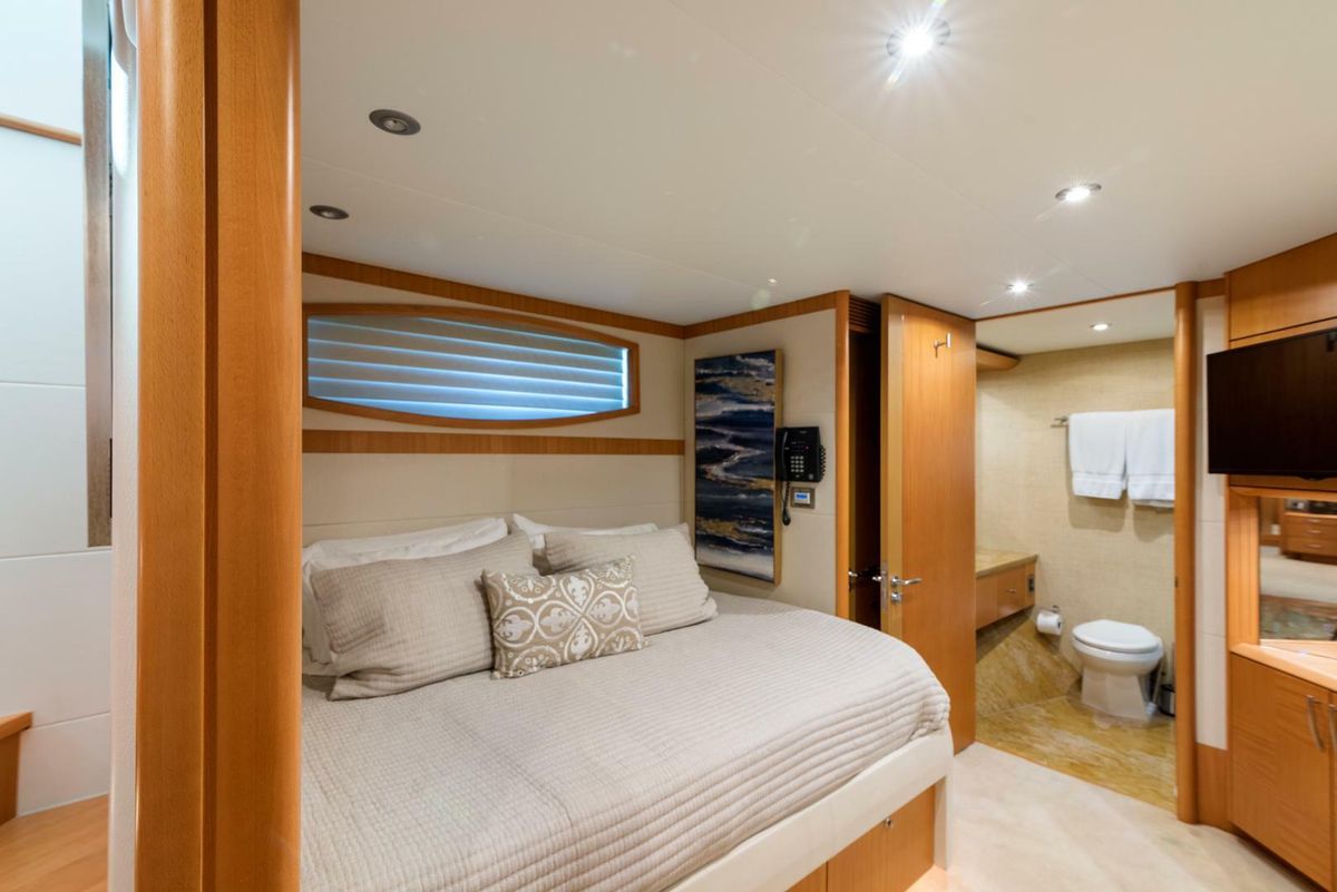 2008 Lazzara 116 