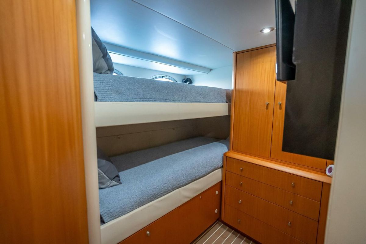 2008 Lazzara 116 