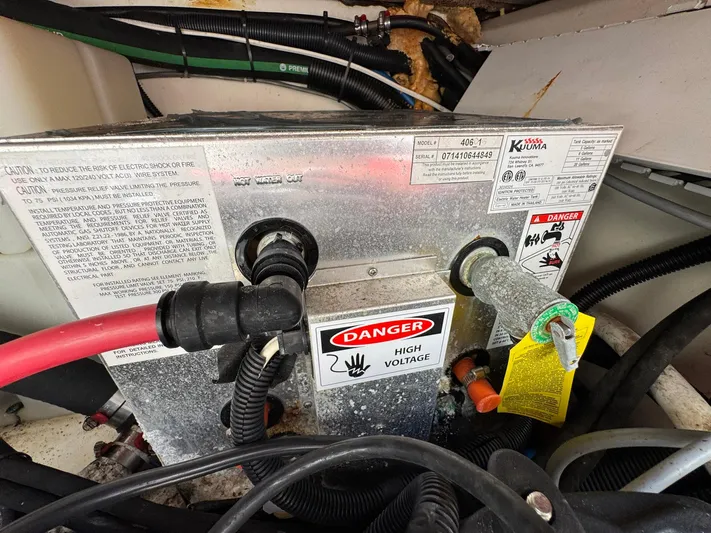 Bilboat Baggins Yacht Photos Pics High voltage panel in 2011 Boston Whaler 305 Conquest boat engine compartment.