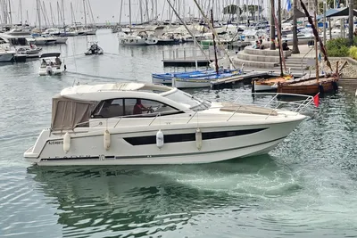 2011 Jeanneau Leader 10