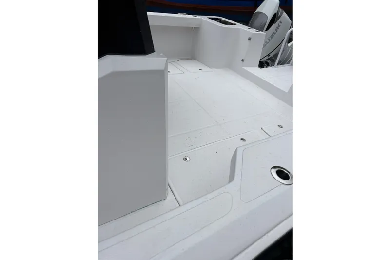 Hammercat 35hh Yacht Photos Pics 2026 Hammer Yachts 35HH deck, featuring sleek white design and modern fittings.