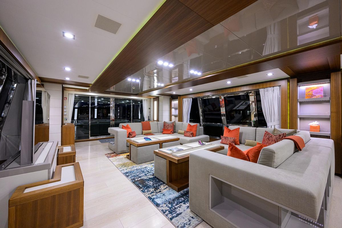 2013 Custom Line 124 