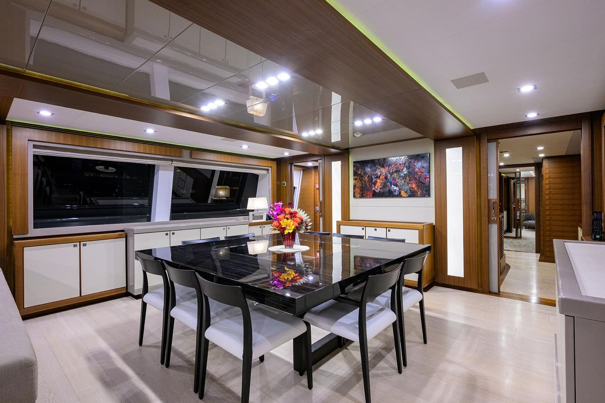 2013 Custom Line 124 