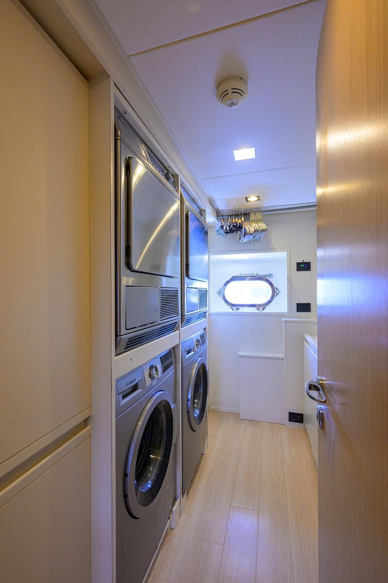 2013 Custom Line 124 