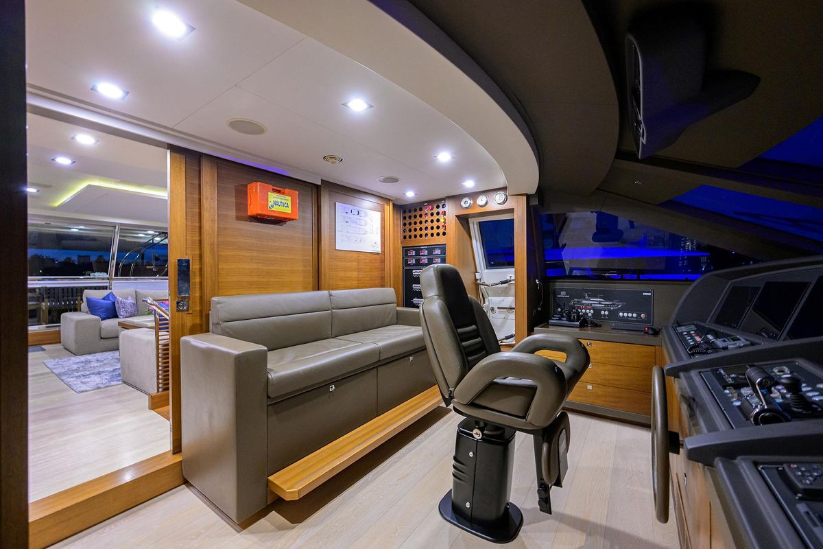 2013 Custom Line 124 