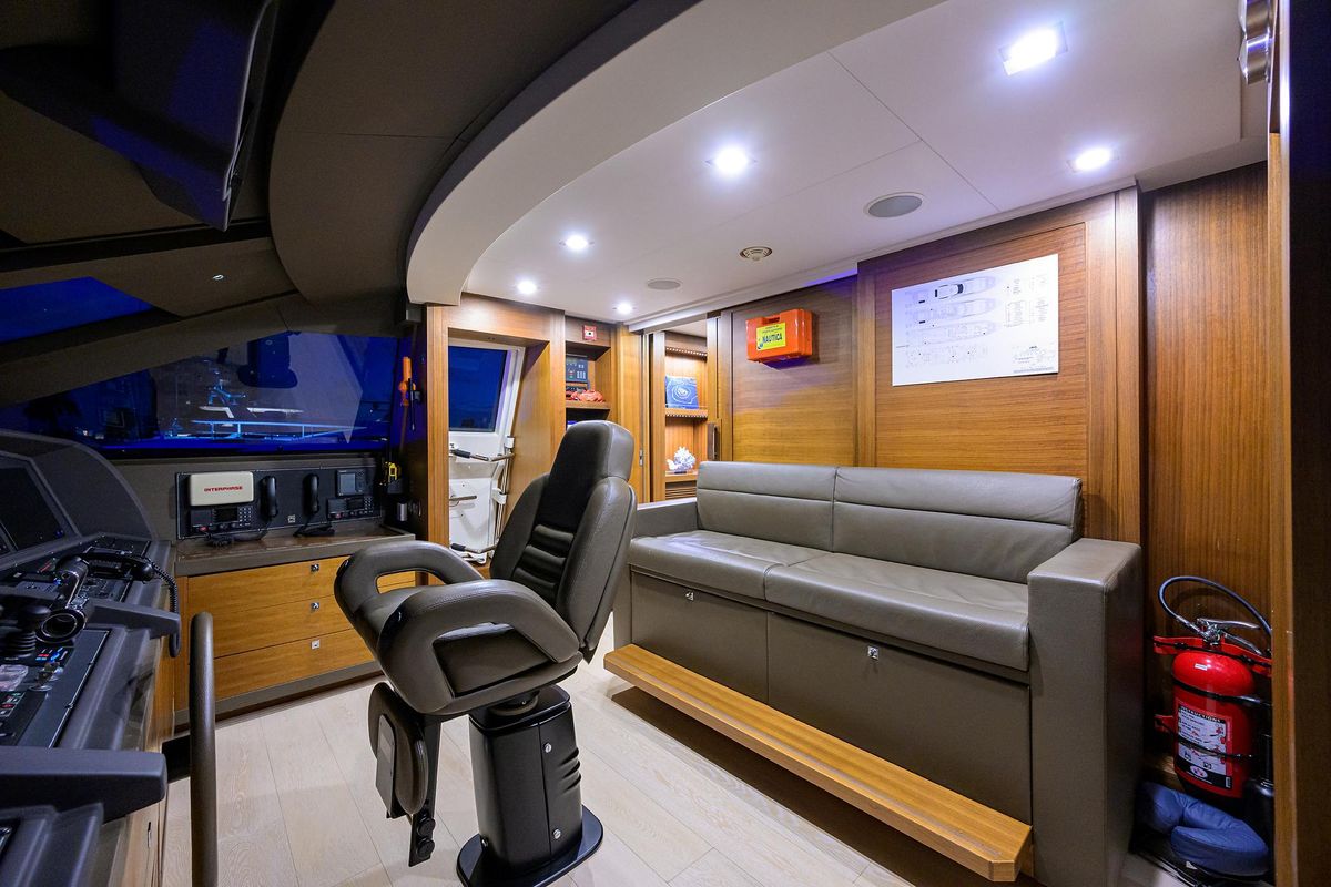 2013 Custom Line 124 