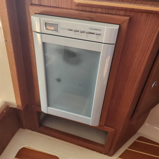 Moondance Yacht Photos Pics 