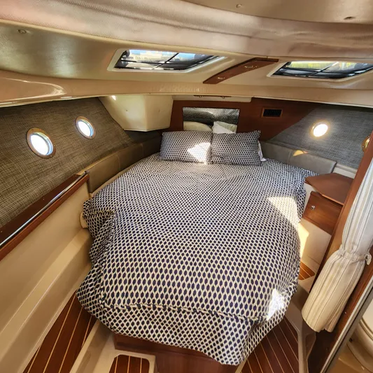 Moondance Yacht Photos Pics 