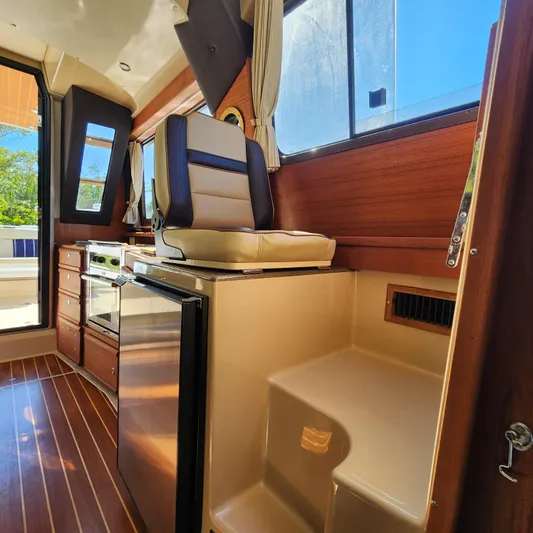 Moondance Yacht Photos Pics 