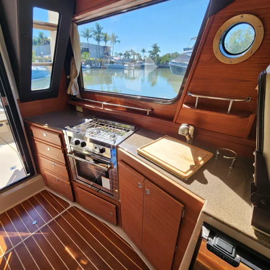 Moondance Yacht Photos Pics 