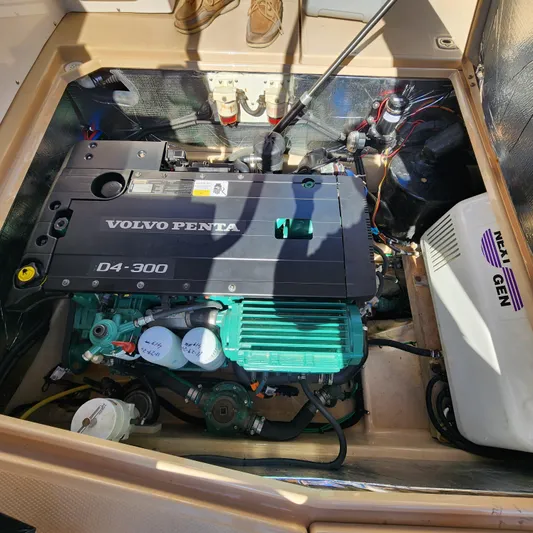 Moondance Yacht Photos Pics 