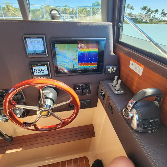 Moondance Yacht Photos Pics 