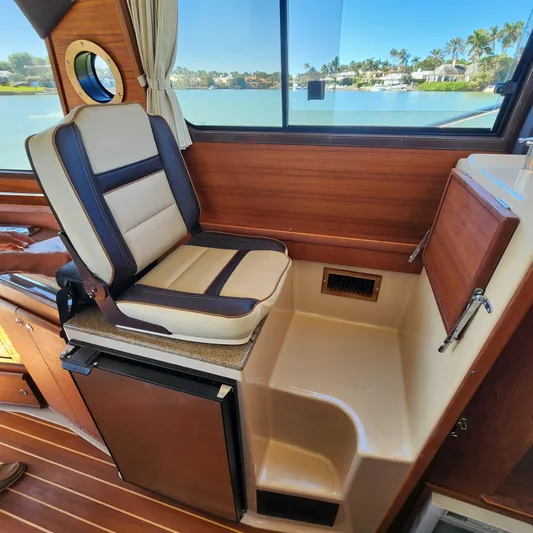 Moondance Yacht Photos Pics 