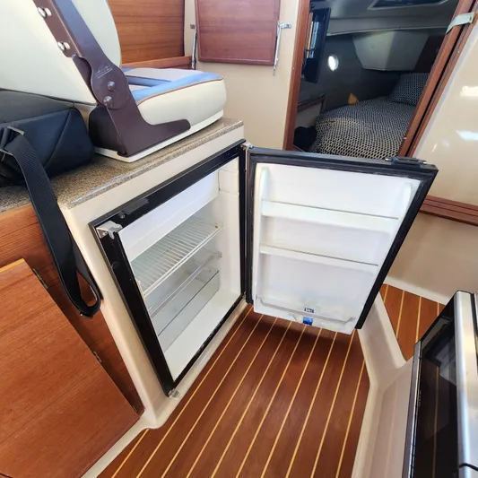 Moondance Yacht Photos Pics 