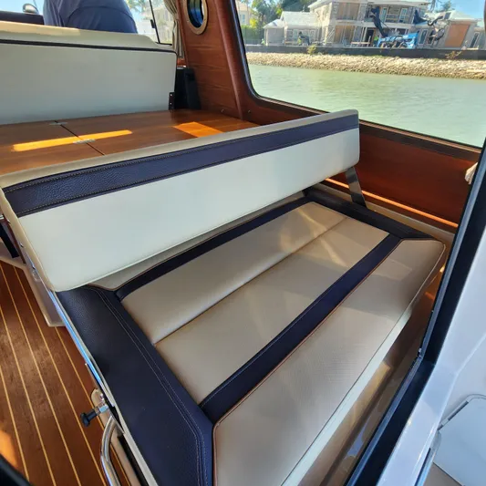 Moondance Yacht Photos Pics 