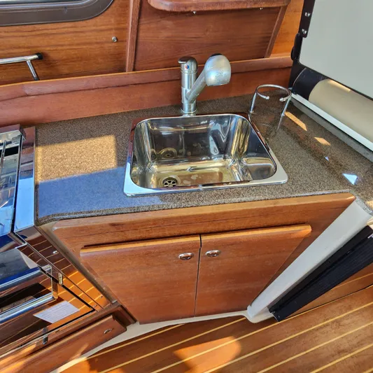 Moondance Yacht Photos Pics 