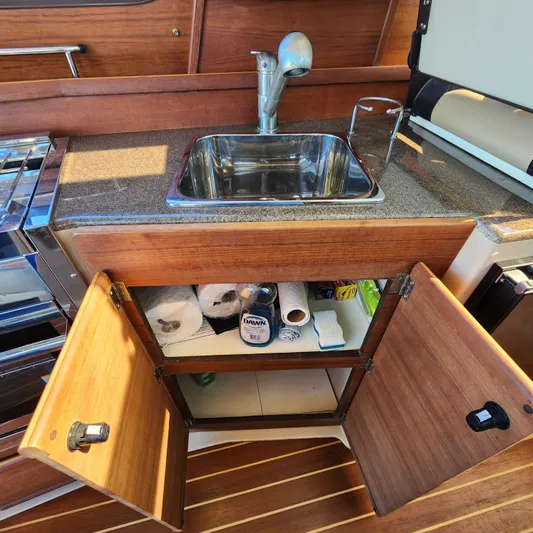 Moondance Yacht Photos Pics 