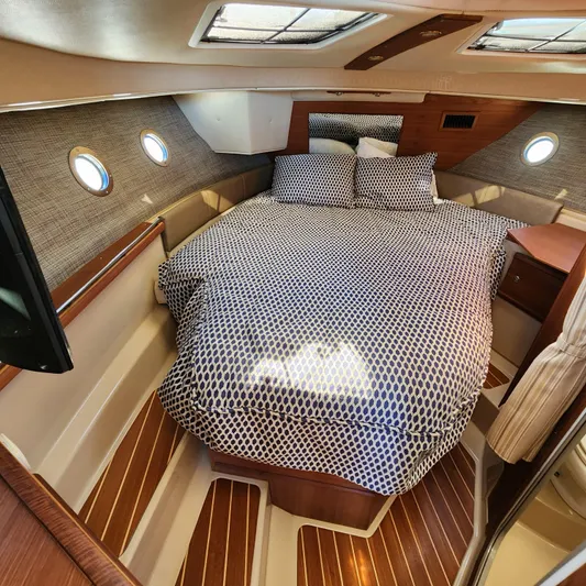 Moondance Yacht Photos Pics 