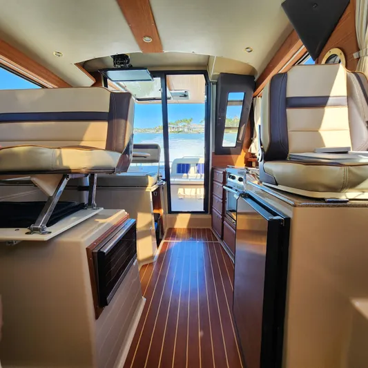 Moondance Yacht Photos Pics 