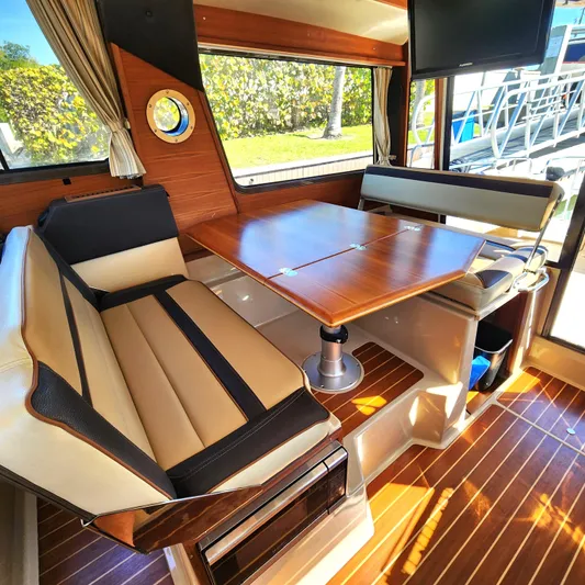 Moondance Yacht Photos Pics 