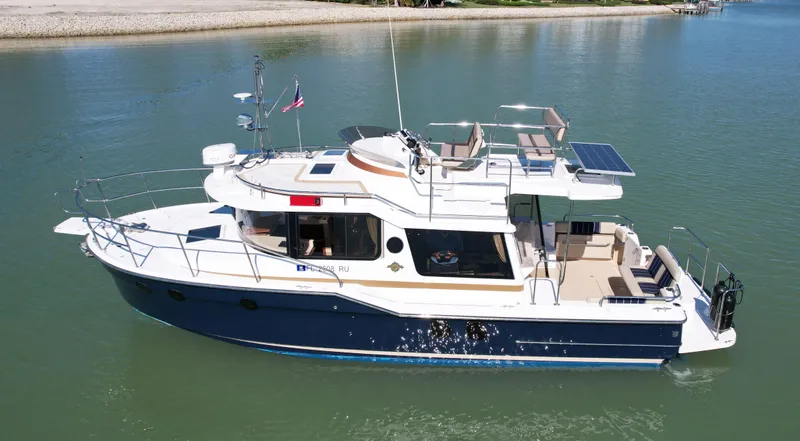Moondance Yacht Photos Pics 