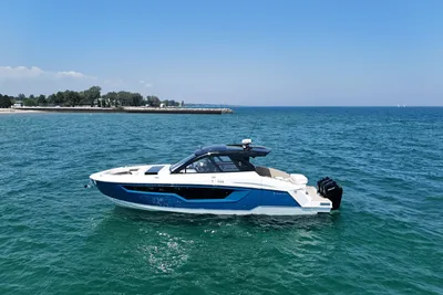 Cruisers Yachts 50 GLS