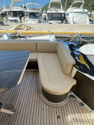 Bleu Blanc Yacht Photos Pics COUACH 2200