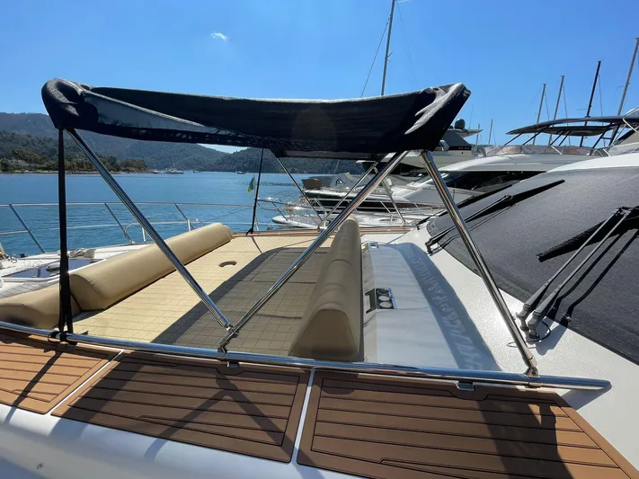 Bleu Blanc Yacht Photos Pics COUACH 2200