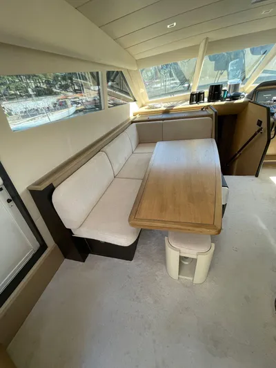 Bleu Blanc Yacht Photos Pics COUACH 2200