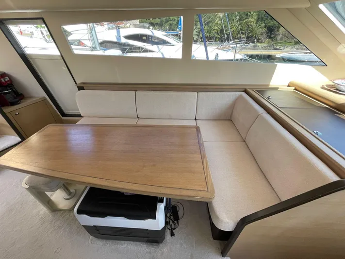 Bleu Blanc Yacht Photos Pics COUACH 2200