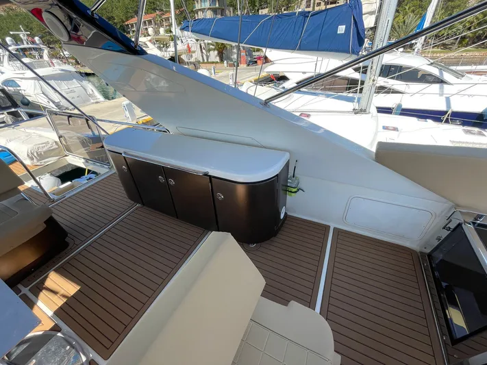 Bleu Blanc Yacht Photos Pics COUACH 2200