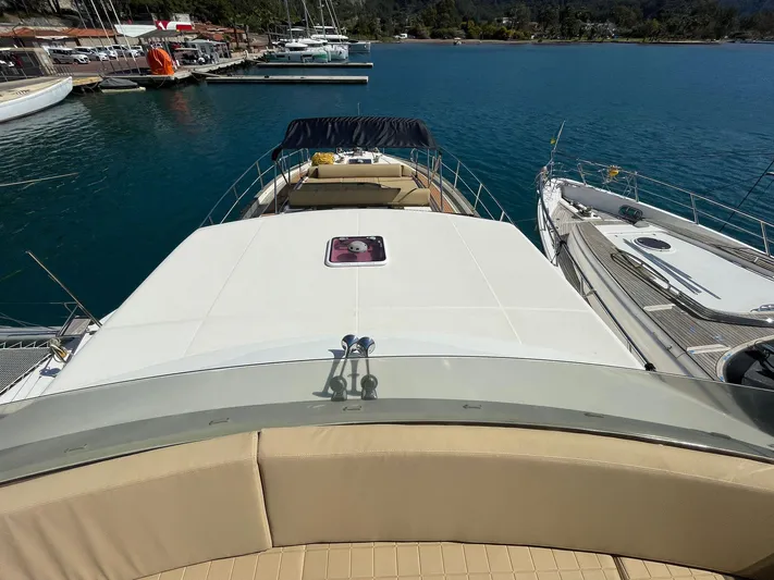 Bleu Blanc Yacht Photos Pics COUACH 2200