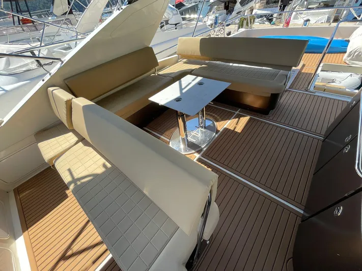 Bleu Blanc Yacht Photos Pics COUACH 2200