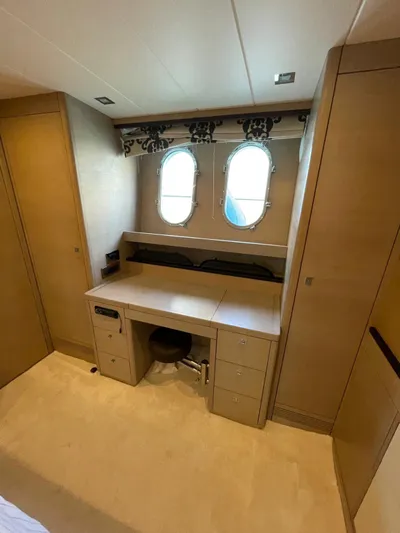 Bleu Blanc Yacht Photos Pics COUACH 2200