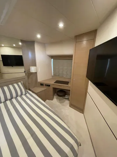 Bleu Blanc Yacht Photos Pics COUACH 2200