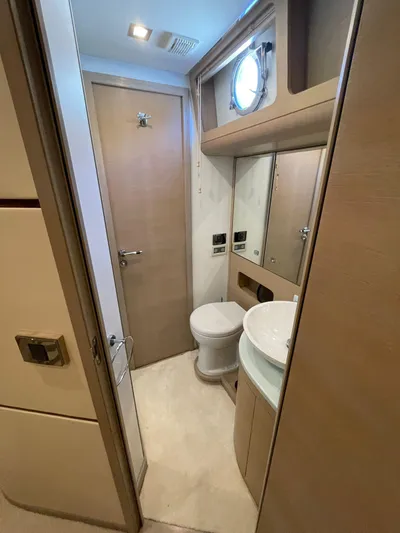 Bleu Blanc Yacht Photos Pics COUACH 2200