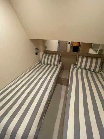 Bleu Blanc Yacht Photos Pics COUACH 2200