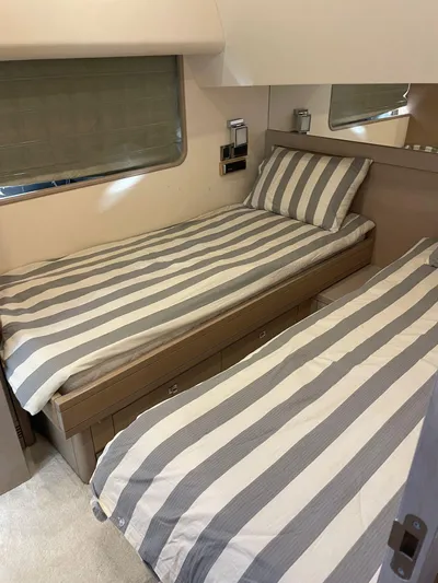 Bleu Blanc Yacht Photos Pics COUACH 2200