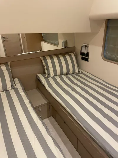 Bleu Blanc Yacht Photos Pics COUACH 2200