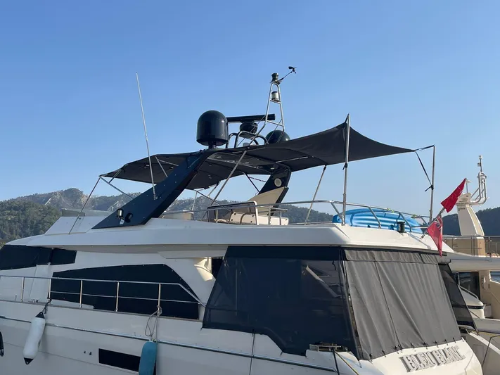 Bleu Blanc Yacht Photos Pics COUACH 2200