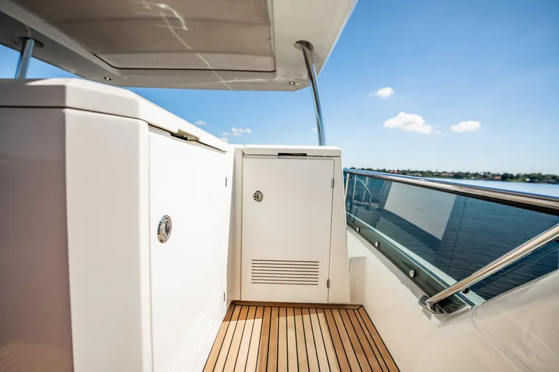 No Rush Yacht Photos Pics 2018 Prestige 630 yacht deck with sleek design and ocean view.