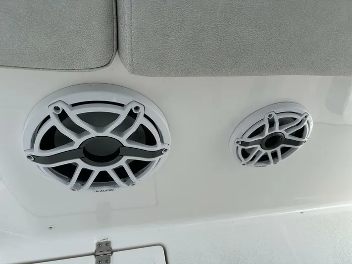  Yacht Photos Pics Speakers on 2022 Sea Fox 288 Commander boat interior.