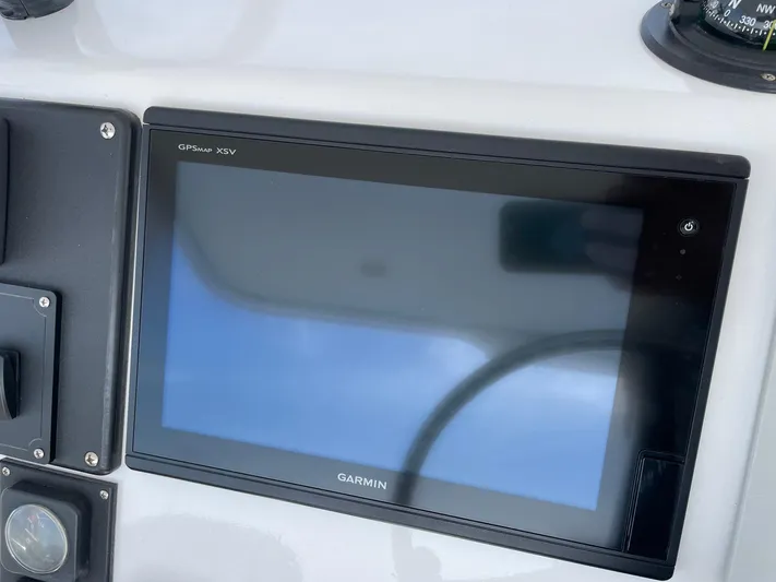 On Course Yacht Photos Pics Garmin GPSmap XSV on 1986 Egg Harbor 41 Convertible boat dashboard.