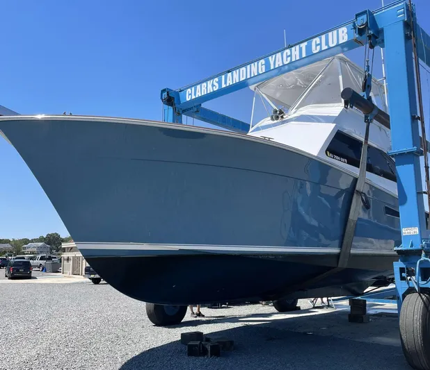 On Course Yacht Photos Pics 1986 Egg Harbor 41 Convertible yacht at Clarks Landing Yacht Club.