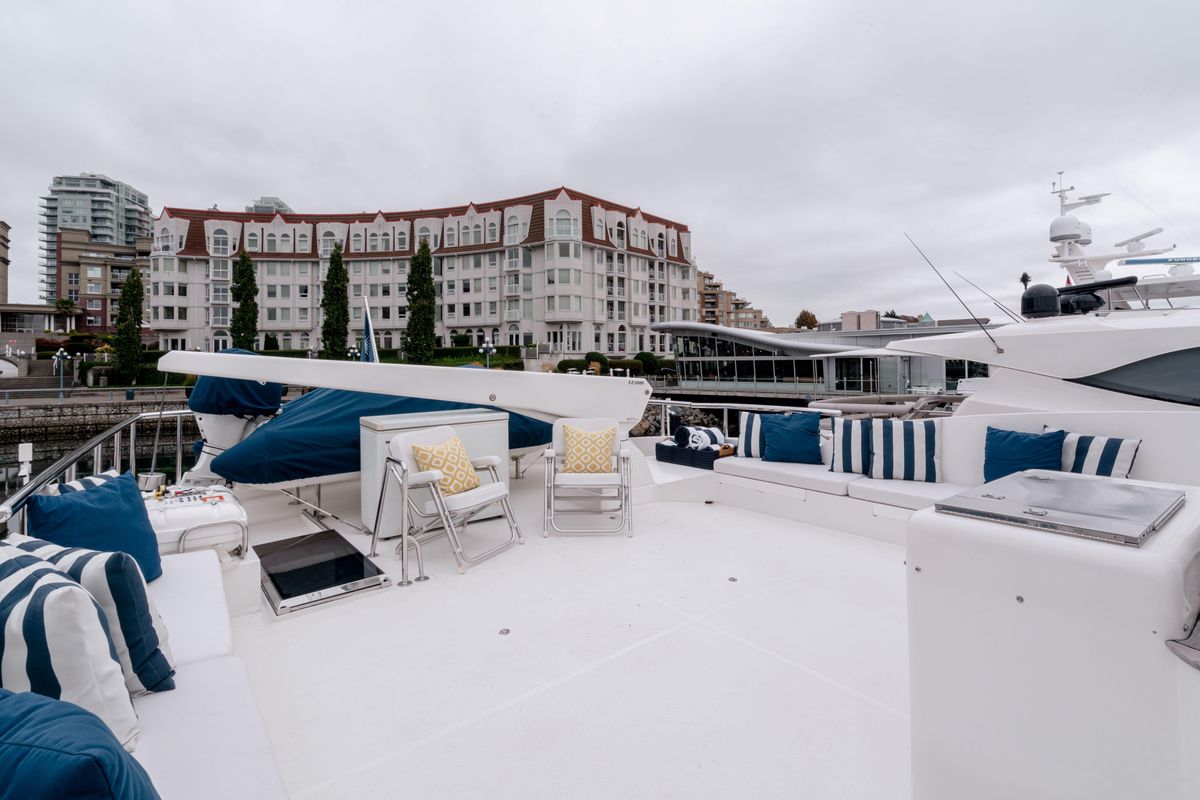 2003 Grand Harbour 80 