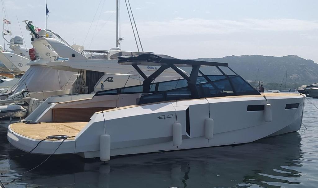 2016 Evo Yachts Evo R4